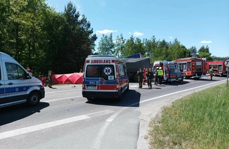 Śmiertelny wypadek na DK9 w Jadachach. Nie żyją dwie osoby fot. KMP w Tarnobrzegu 
