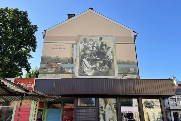 Mural "Błogosławiona Rodzina Ulmów z Markowej"