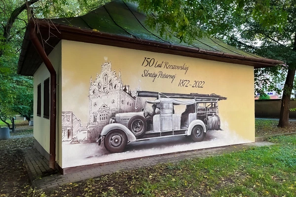 Mural "150 lat Rzeszowskiej Straży Pożarnej"