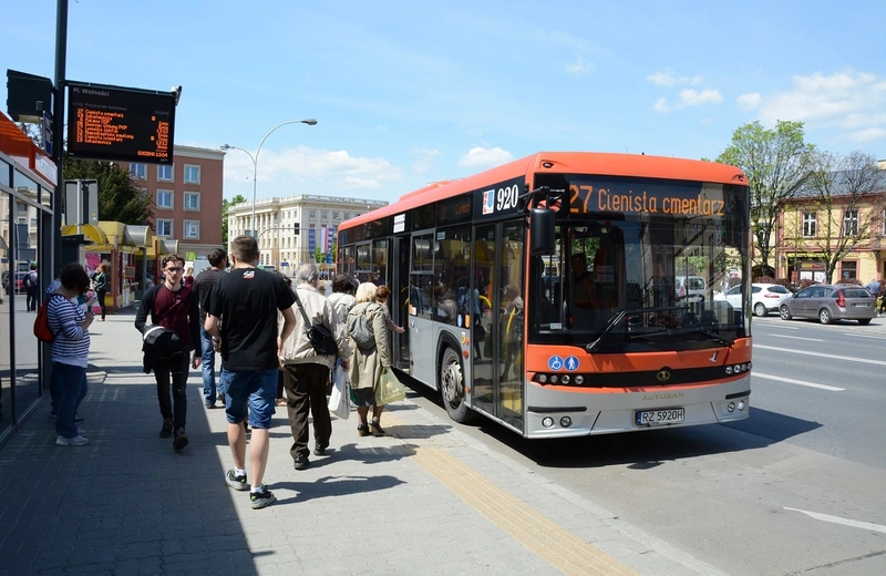 Majówka 2024. Jak będą kursowały autobusy w Rzeszowie?