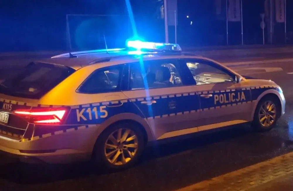 Wypadek na al. Żołnierzy I Armii Wojska Polskiego. Samochód potrącił dwie osoby