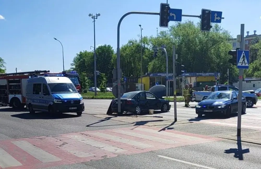 Poranny wypadek na skrzyżowaniu ulic Obrońców Poczty Gdańskiej z Ofiar Katynia