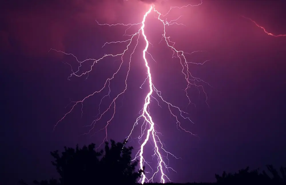 IMGW ostrzega! We wtorek burze z gradem na Podkarpaciu