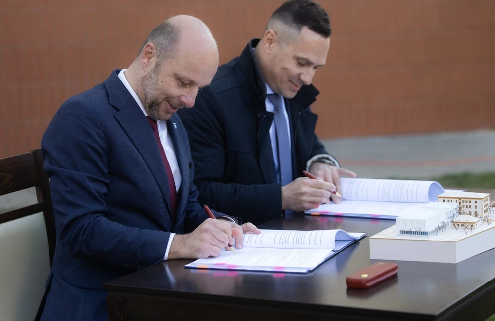 Rozbudowa szkoły na Staromieściu. Podpisano umowę