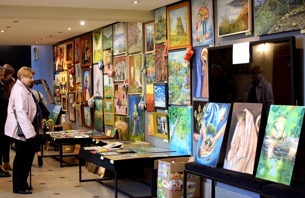 "Sztuka pomagania nie mija". XIV Charytatywna Aukcja Obrazów już w najbliższą niedzielę