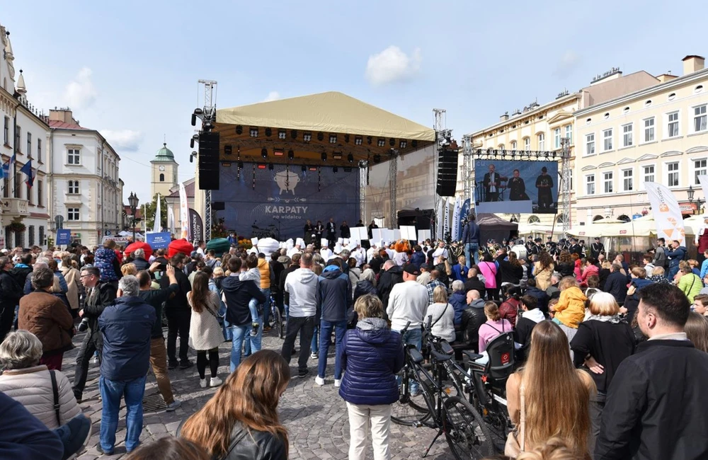 Karpacka Majówka: Trzy dni pełne smaku, muzyki i dobrej zabawy [PROGRAM]