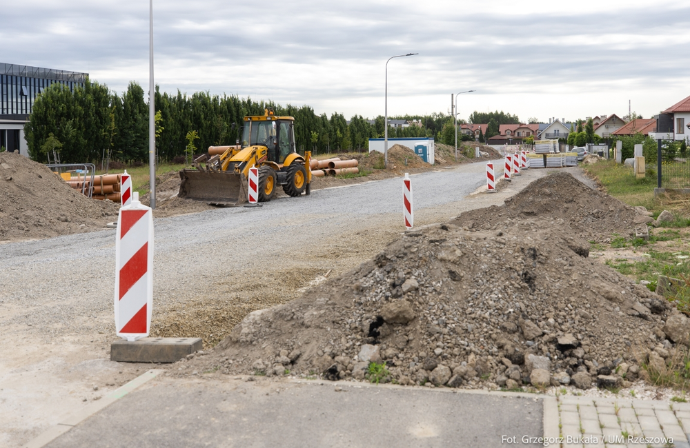 Postępują prace przy budowie ul. Parkowej w Rzeszowie [ZDJĘCIA]