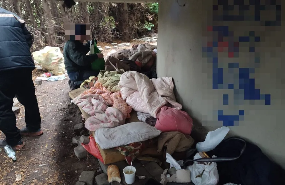 Kobieta w głębokiej hipotermii leżała w zaroślach w rejonie ul. Podpromie. Trafiła do szpitala