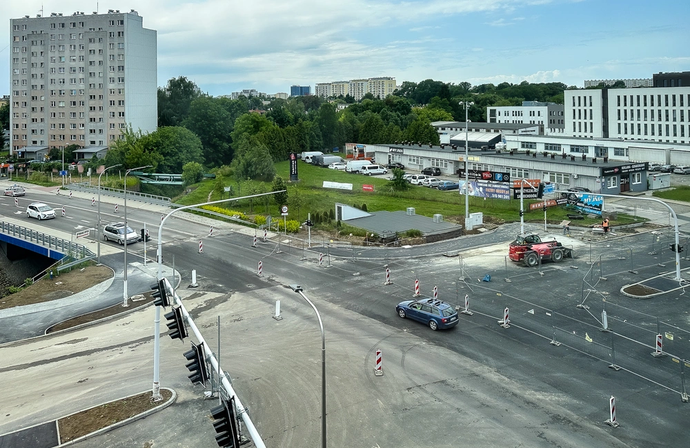 Utrudnienia w ruchu na skrzyżowaniu ul. Maczka i Siemieńskiego. Możliwe opóźnienia autobusów MPK