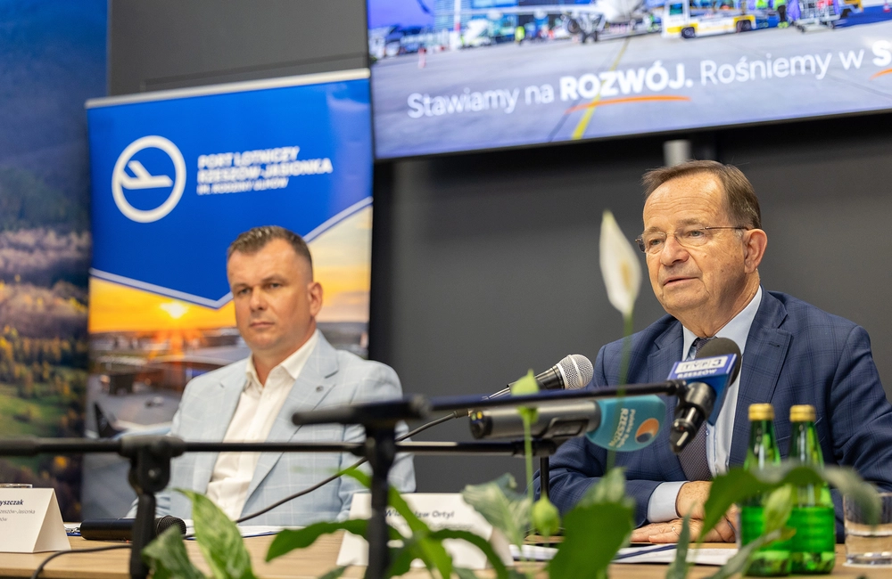 Konferencja podsumuwująca I półrocze 2025 na lotnisku w Jasionce / fot. Port Lotniczy Rzeszów - Jasionka