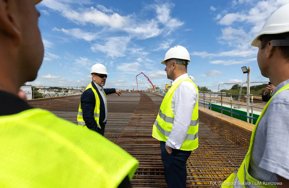 Betonowanie lewej nitki estakady na Wisłokostradzie / fot. Grzegorz Bukała / Urząd Miasta Rzeszowa