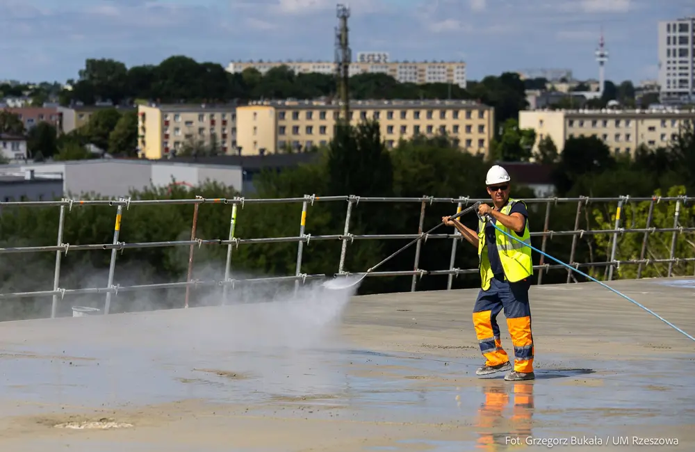 Betonowanie lewej nitki estakady na Wisłokostradzie / fot. Grzegorz Bukała / Urząd Miasta Rzeszowa
