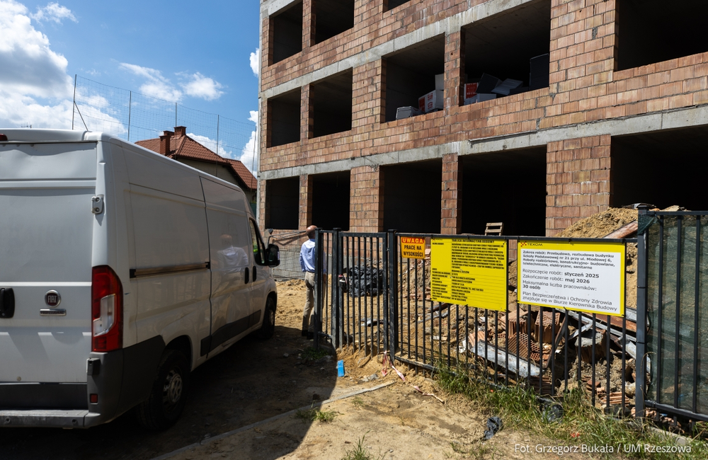 Rośnie nowa część szkoły przy ul. Miodowej w Rzeszowie [ZDJĘCIA]