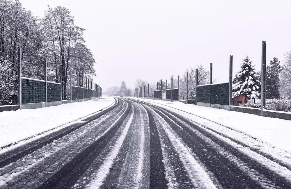 Budowa łącznika ul. Wieniawskiego z al. Armii Krajowej na finiszu [ZDJĘCIA]