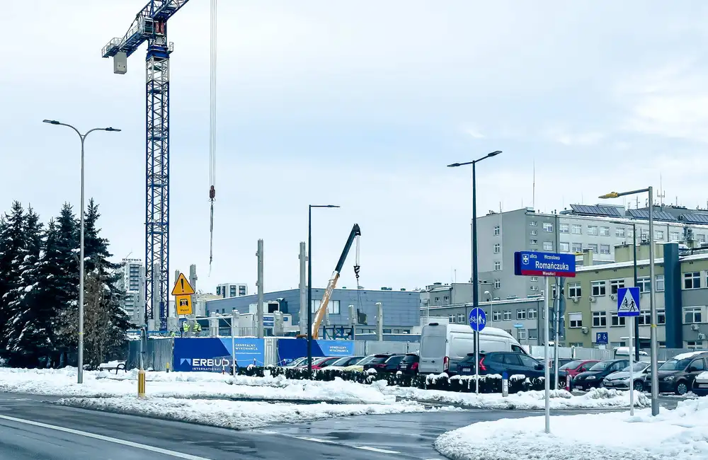 Budowa parkingu z lądowiskiem przy KSW nr 2 w Rzeszowie - fot. ViC / RESinet.pl