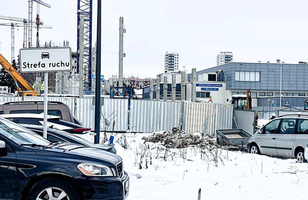 Budowa parkingu z lądowiskiem przy KSW nr 2 w Rzeszowie - fot. ViC / RESinet.pl