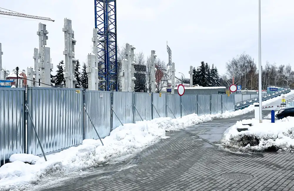 Budowa parkingu z lądowiskiem przy KSW nr 2 w Rzeszowie - fot. ViC / RESinet.pl