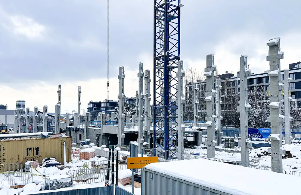 Budowa parkingu z lądowiskiem przy KSW nr 2 w Rzeszowie - fot. ViC / RESinet.pl