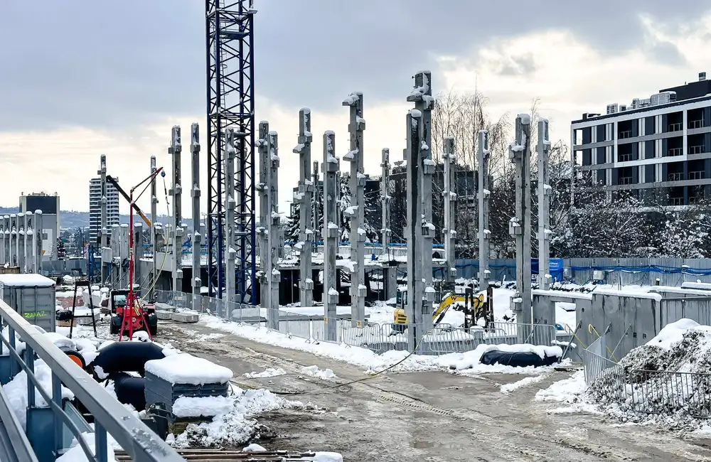 Budowa parkingu z lądowiskiem przy KSW nr 2 w Rzeszowie - fot. ViC / RESinet.pl