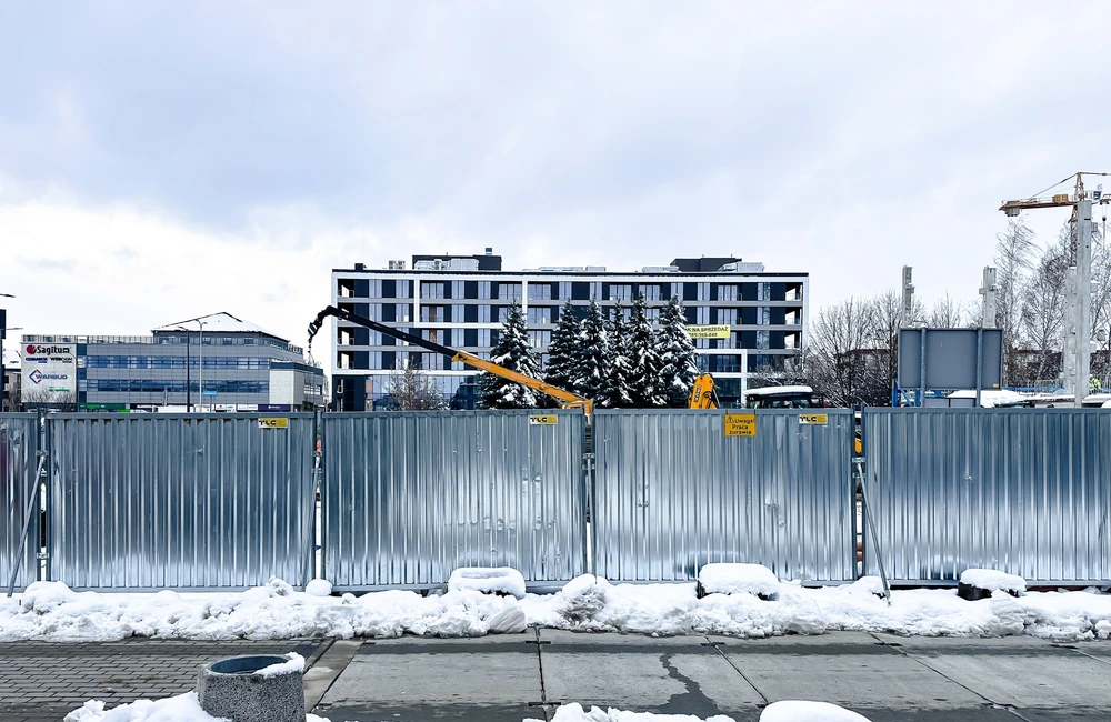 Budowa parkingu z lądowiskiem przy KSW nr 2 w Rzeszowie - fot. ViC / RESinet.pl