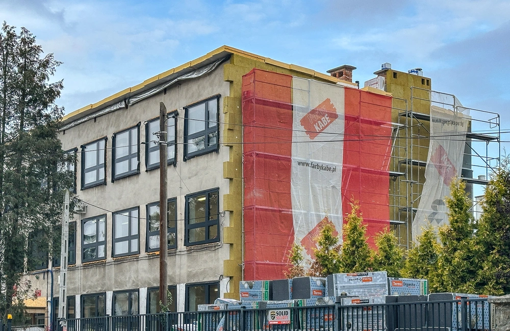 Trwa rozbudowa szkoły przy ul. Miodowej. Inwestycja ma być gotowa pod koniec maja