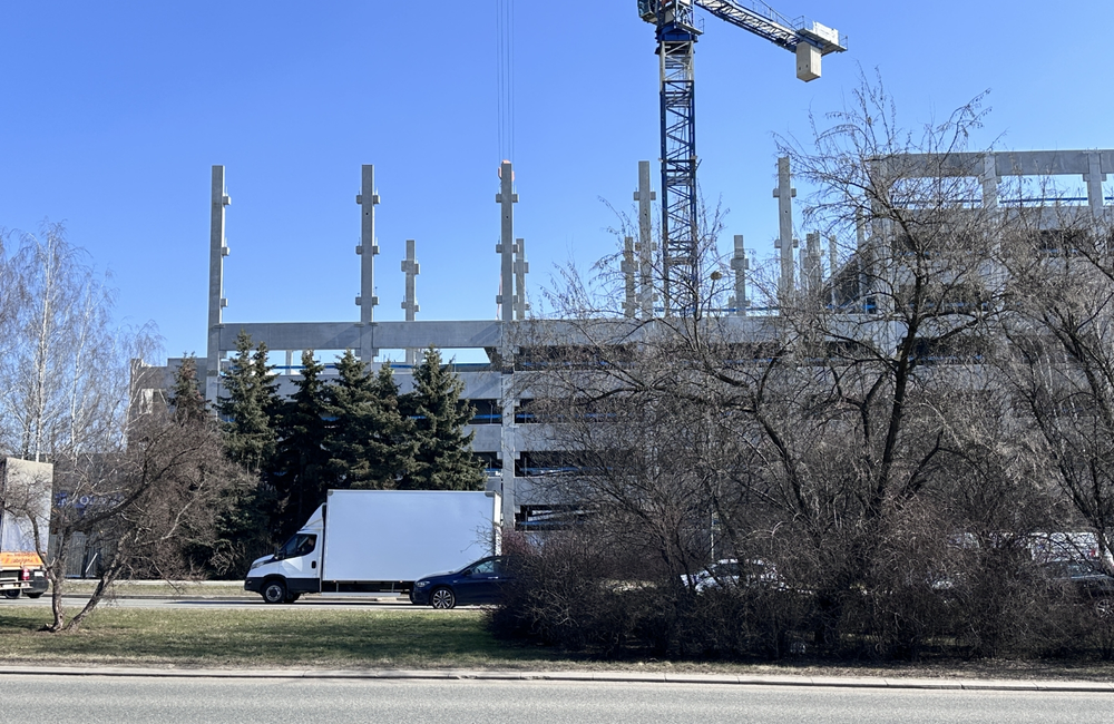 Budowa parkingu z lądowiskiem przy KSW nr 2 w Rzeszowie - fot. ViC / RESinet.pl