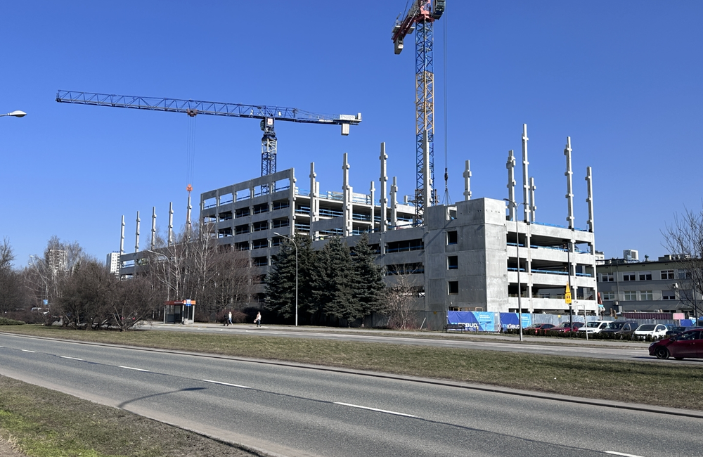 Budowa parkingu z lądowiskiem przy KSW nr 2 w Rzeszowie - fot. ViC / RESinet.pl