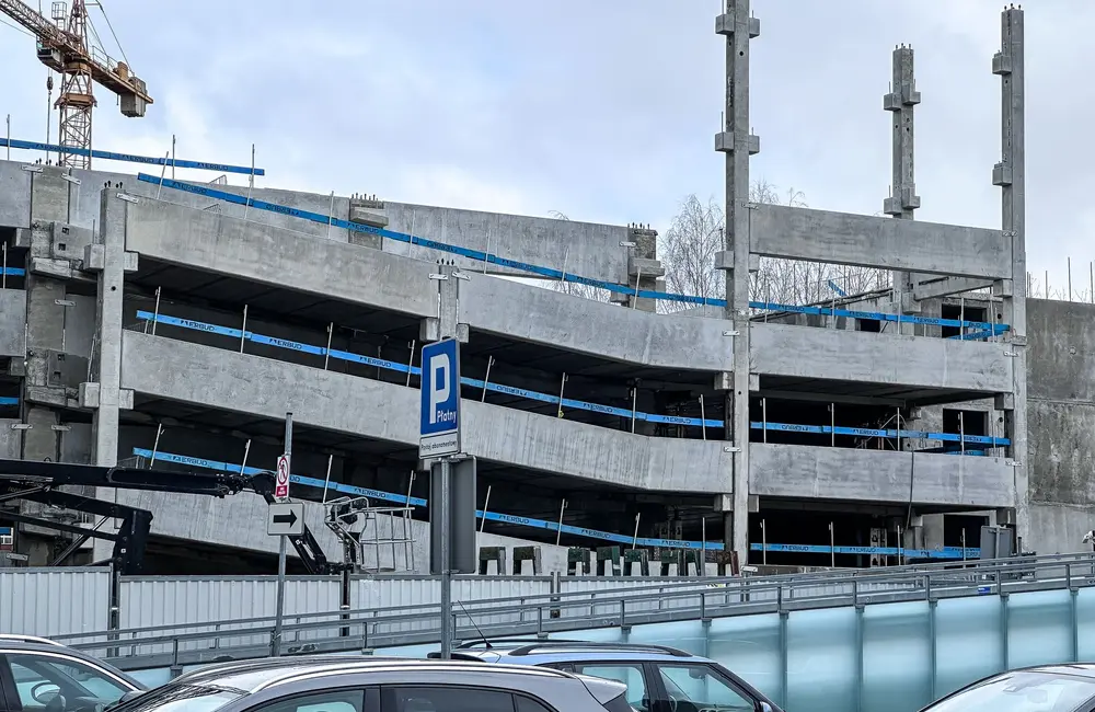 Budowa parkingu z lądowiskiem przy KSW nr 2 w Rzeszowie - fot. ViC / RESinet.pl