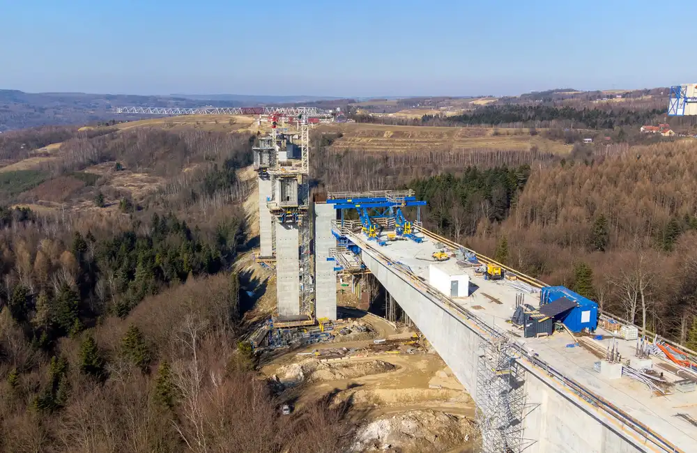 Budowa estakady ES-26 na odcinku S19 Babica-Jawornik / fot. GDDKiA