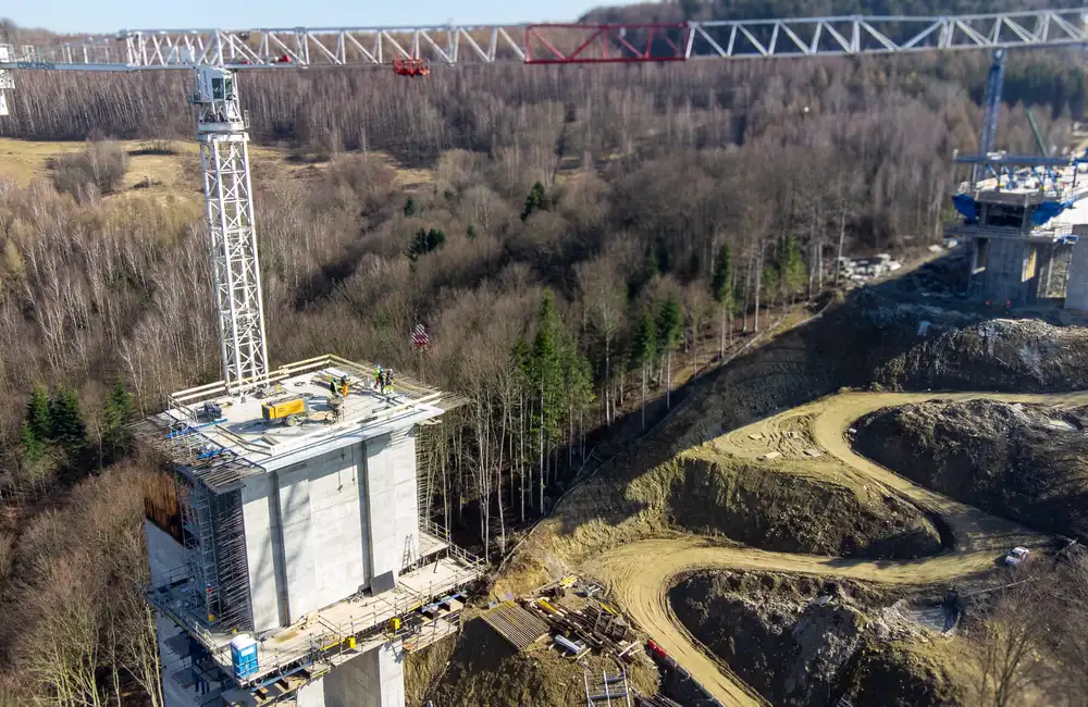 Budowa estakady ES-26 na odcinku S19 Babica-Jawornik / fot. GDDKiA