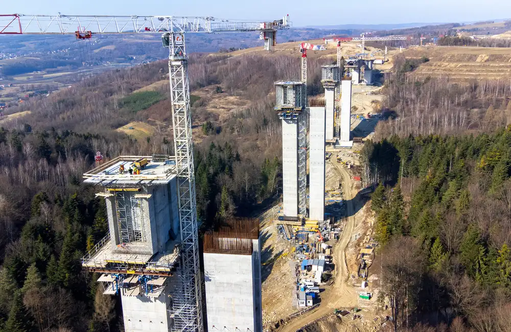 Budowa estakady ES-26 na odcinku S19 Babica-Jawornik / fot. GDDKiA