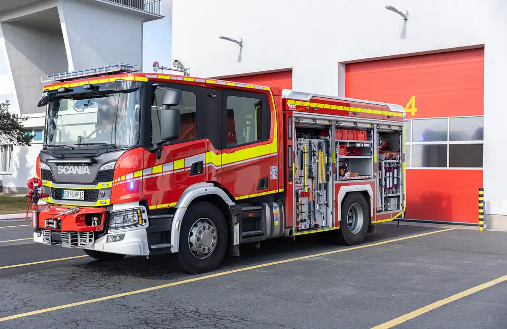Bezpieczniej na lotnisku w Jasionce. Zakupiono nowoczesne pojazdy ratowniczo-gaśnicze