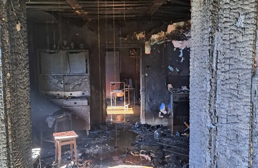 Pożar drewnianego domu w Orzechówce / fot. OSP Blizne