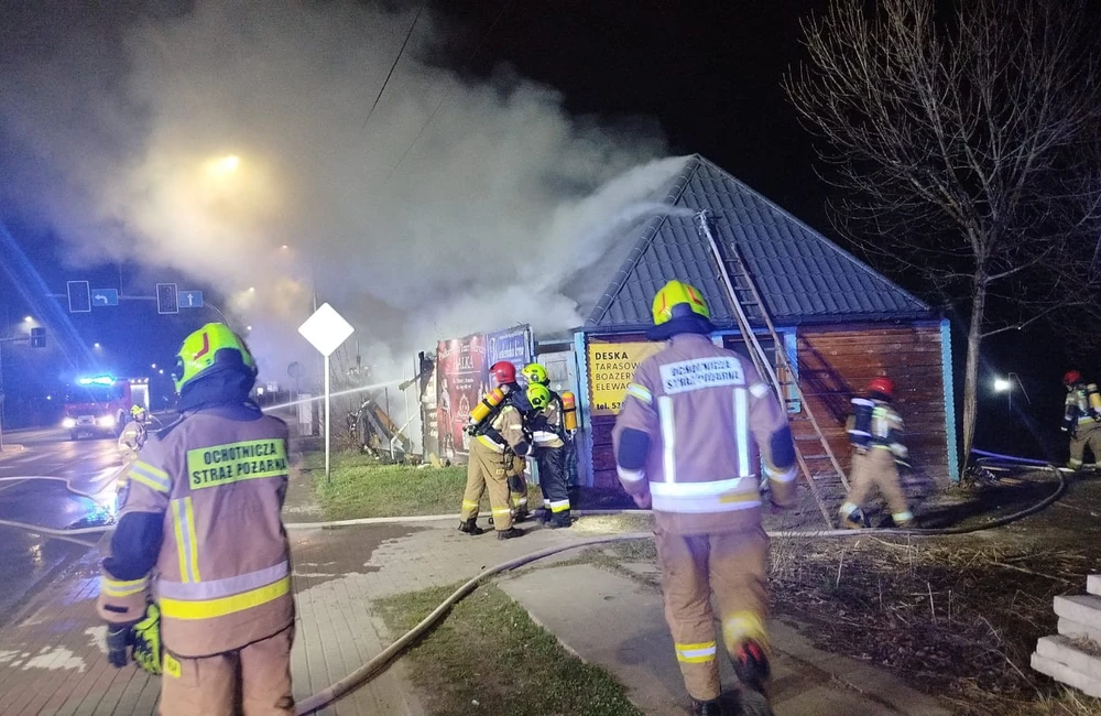 Pożar drewnianego domu w Tyczynie / fot. Ochotnicza Straż Pożarna w Hermanowej