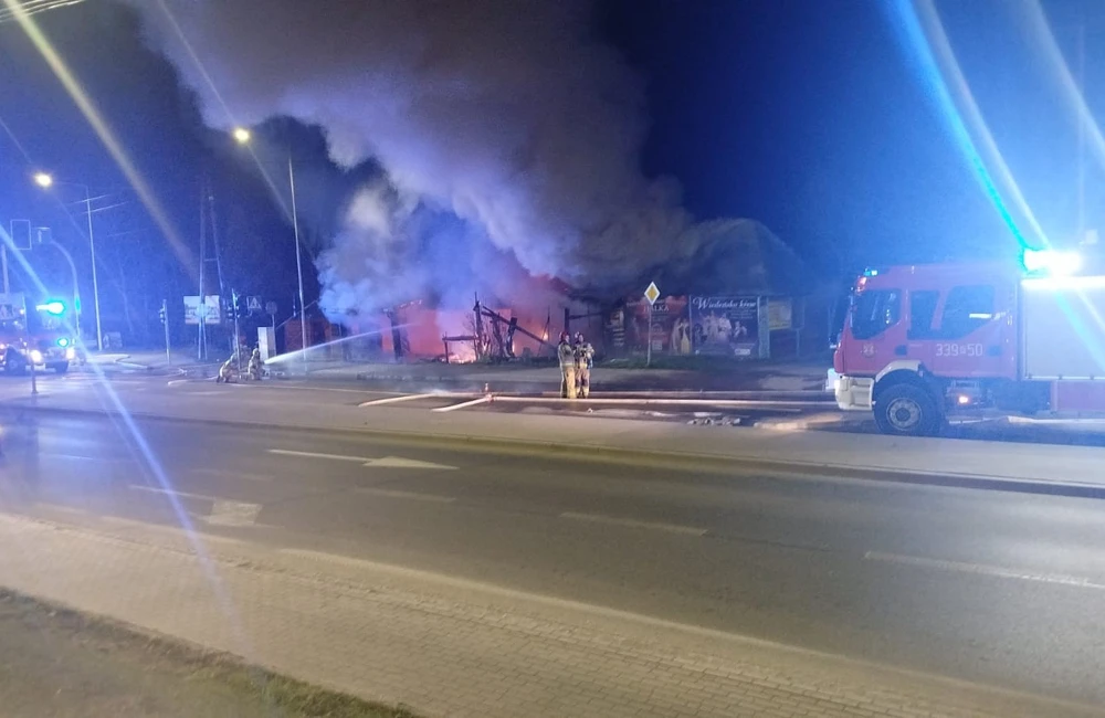 Pożar drewnianego domu w Tyczynie / fot. Ochotnicza Straż Pożarna w Hermanowej
