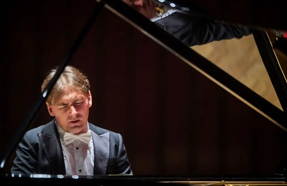 Ulubiony pianista rzeszowskiej publiczności Grzegorz Niemczuk wraca do Rzeszowa już 22 kwietnia. Tym razem zagra na fortepianie Fazioli!