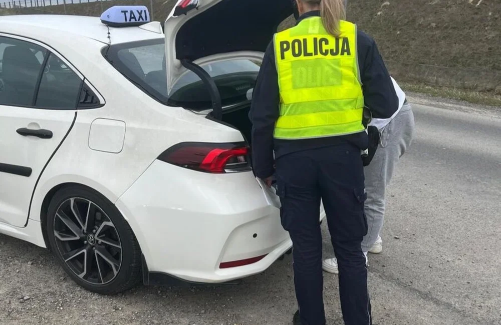 Policyjne kontrole taksówek na aplikację / fot. KMP w Rzeszowie