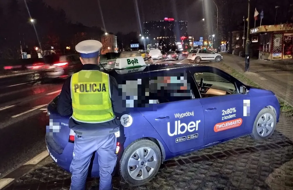 Policyjne kontrole taksówek na aplikację w Rzeszowie. Sprawdzono ponad 50 pojazdów