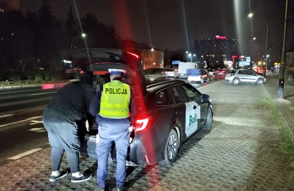 Policyjne kontrole taksówek na aplikację / fot. KMP w Rzeszowie