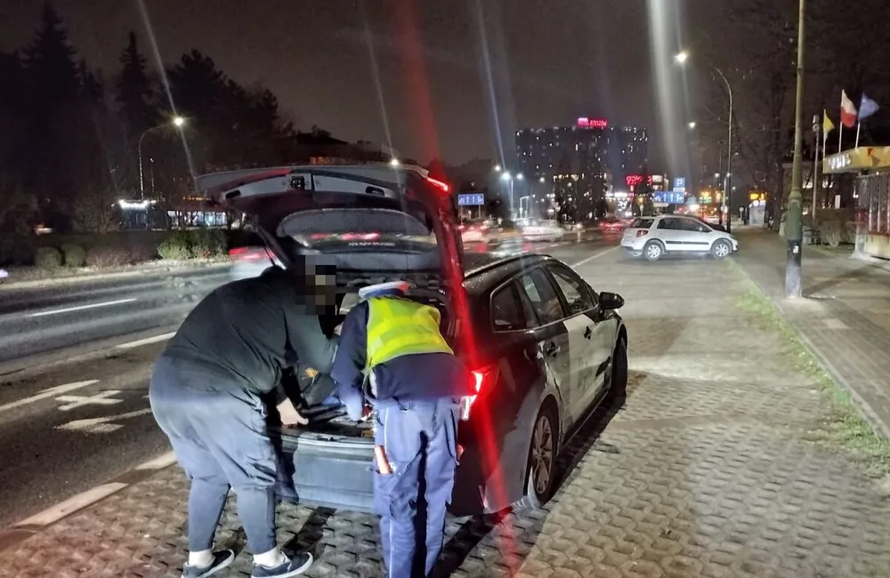 Policyjne kontrole taksówek na aplikację / fot. KMP w Rzeszowie