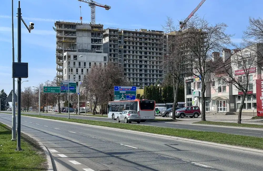 Budowa kompleksu Lwowska 33 przy rondzie Pobitno w Rzeszowie, fot. ViC / RESinet.pl
