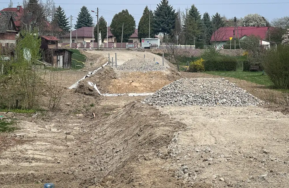 Budowa kładki na osiedlu Drabinianka / fot. RESinet.pl