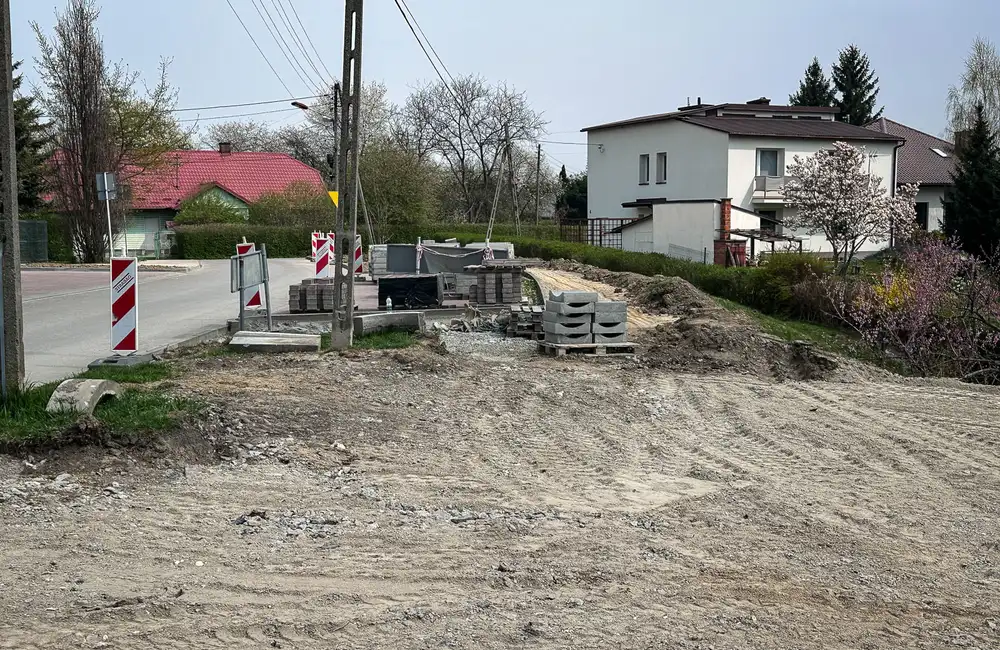 Budowa kładki na osiedlu Drabinianka / fot. RESinet.pl