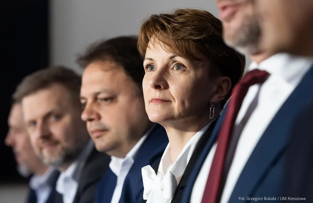 Podpisanie umowy na budowę budowy połączenia ulic Ropczyckiej i Tarnowskiej - fot. Grzegorz Bukała / Urząd Miasta Rzeszowa