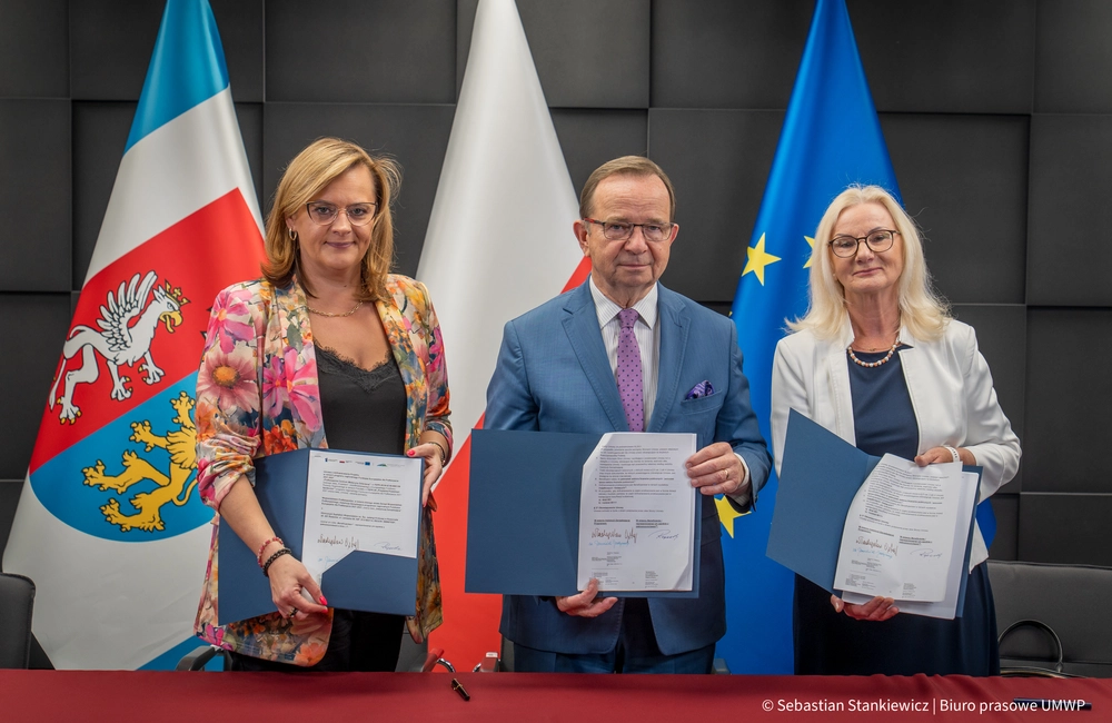 Podpisanie umowy na budowę Podkarpackiego Centrum Medycyny Dziecięcej, fot. Sebastian Stankiewicz / Biuro Prasowe UMWP