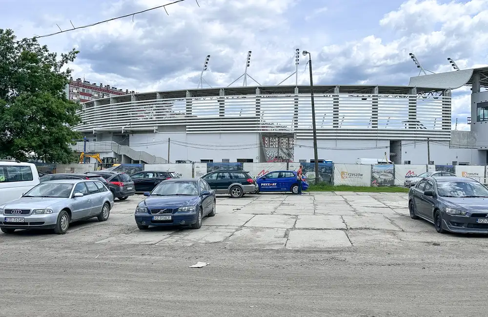 Budowa PCLA przy ul. Wyspiańskiego, fot. ViC / RESinet.pl