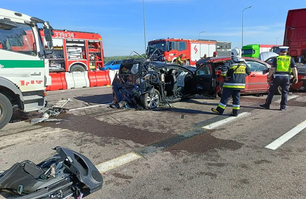 Zderzenie sześciu pojazdów na S19 w Jasionce - 24.06.2026 / fot. KMP w Rzeszowie