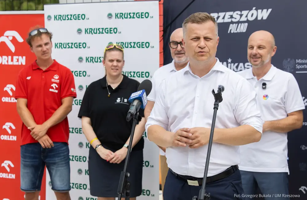 Konferencja promująca Puchar Świata w siatkówce plażowej - fot. Grzegorz Bukała / UM Rzeszowa