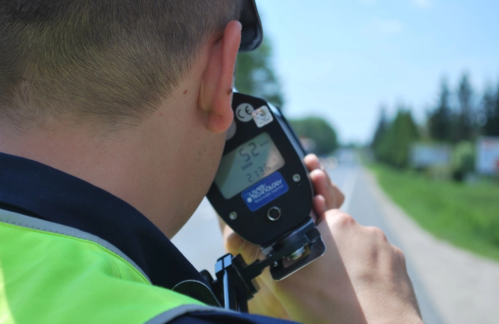 Surowe konsekwencje za brawurową jazdę. 40-latka pędziła Porsche prawie 180 km/h