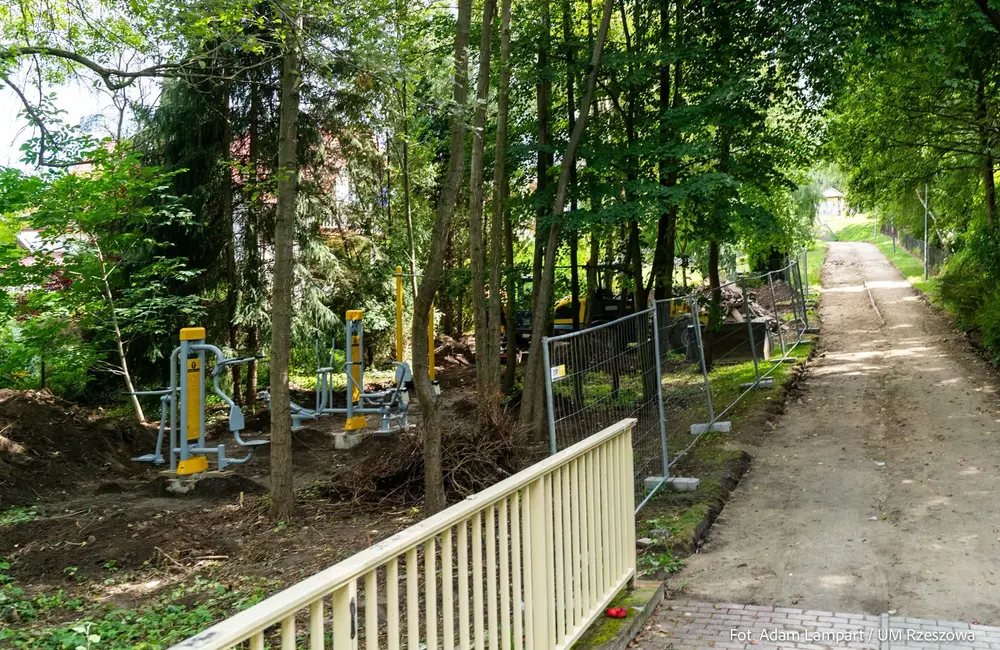 Budowa Zielonej Promenady na osiedlu Staroniwa, fot. Adam Lampart / UM Rzeszowa